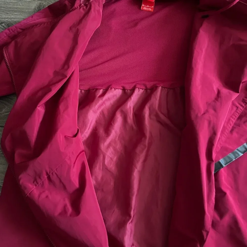 Nike Womens Waterproof Asymmetric Zip Tech Jacket Coat w/Hood Maroon 804032 Sz M